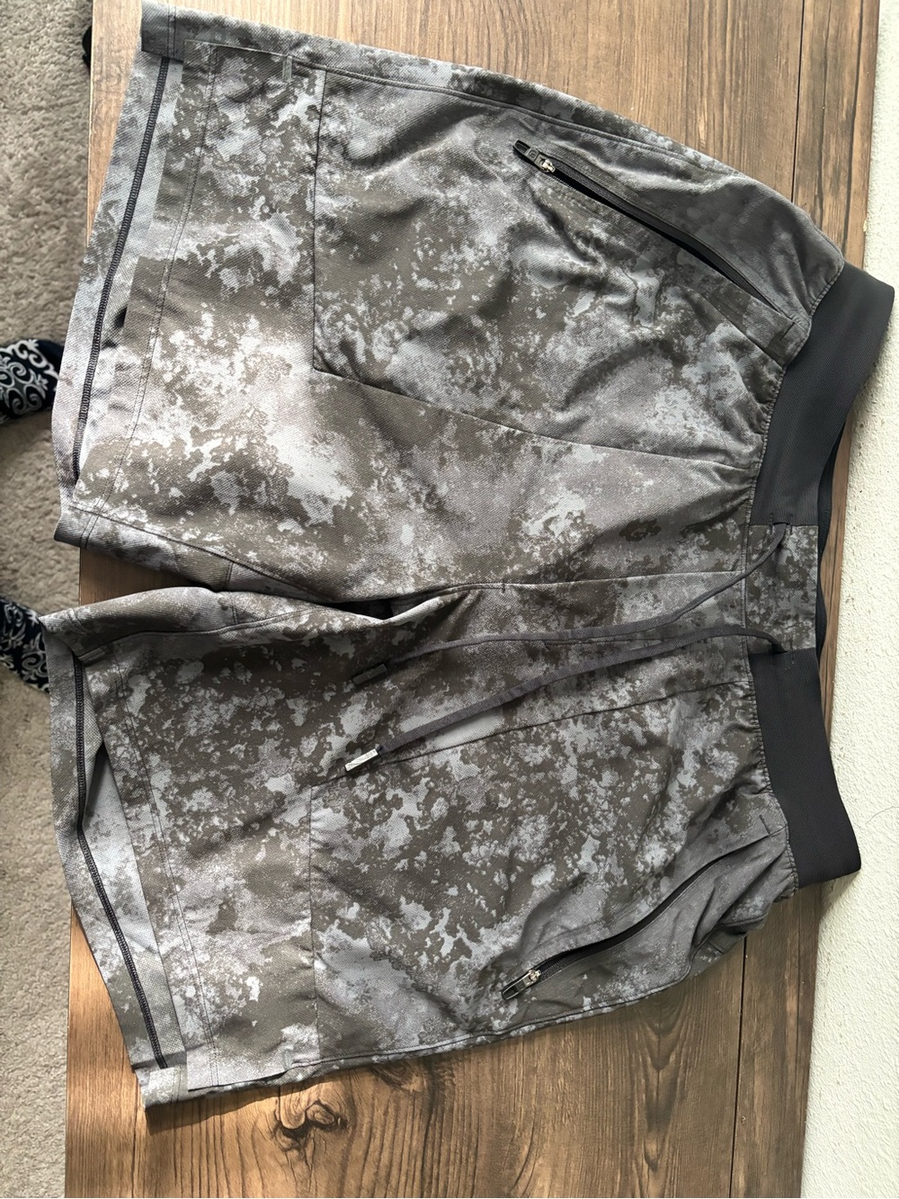 lululemon athletica Men's Gray Camouflage Athletic Shorts